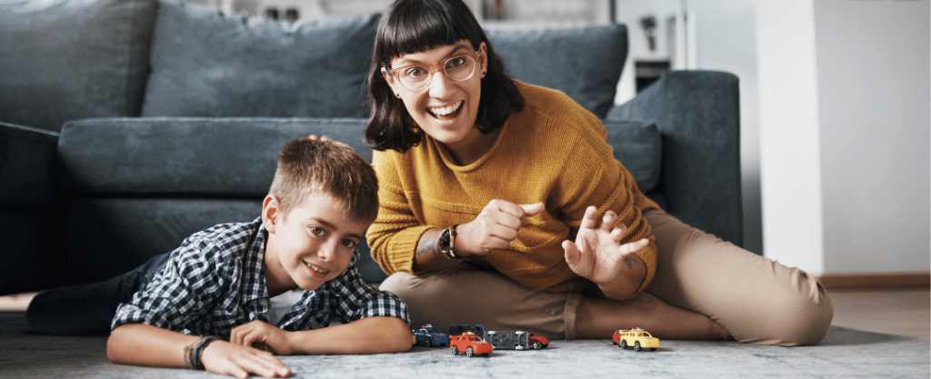 Corrida de carros no chão